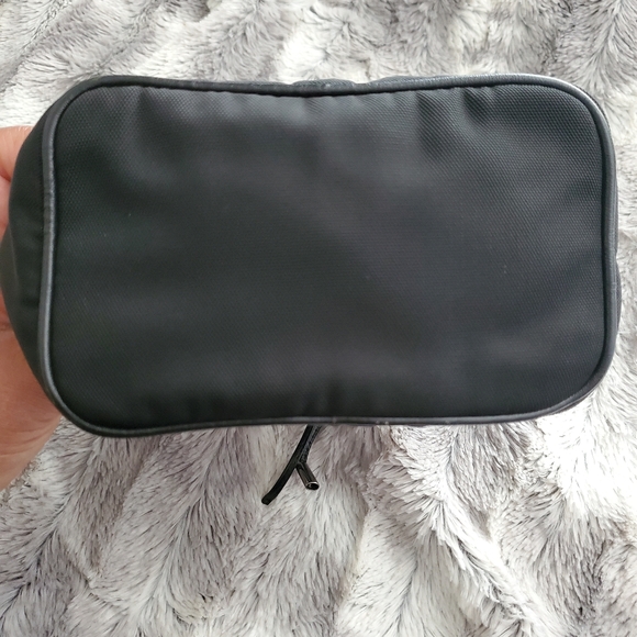 GUCCI mini nylon bucket bag - Picture 8 of 11